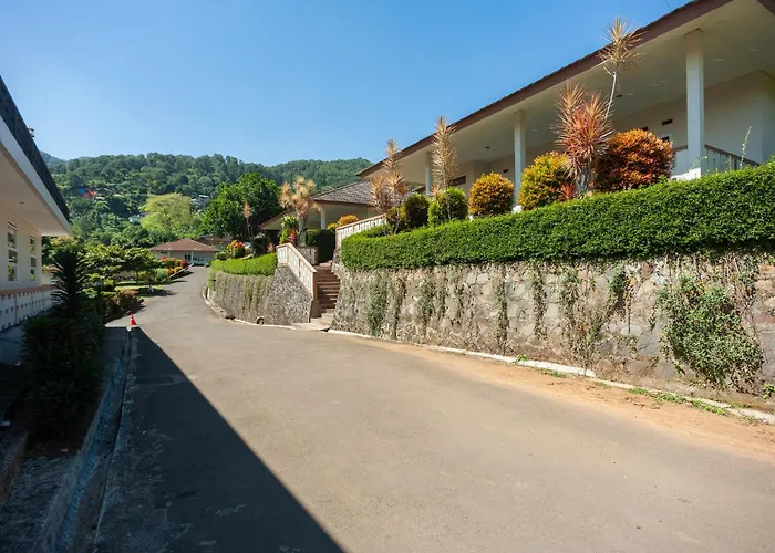 Urbanview Resort Adang Zecky Cisarua Puncak by RedDoorz Sampal